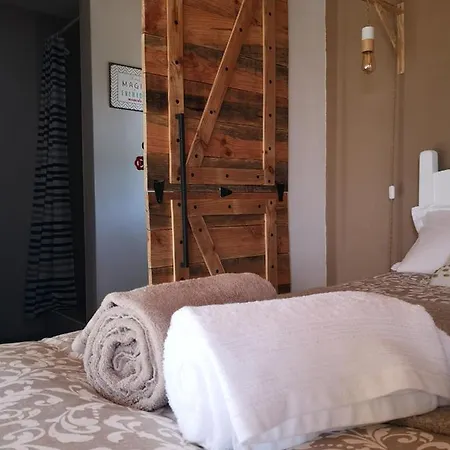 Quinta Da Familia Bed and Breakfast Λουλέ