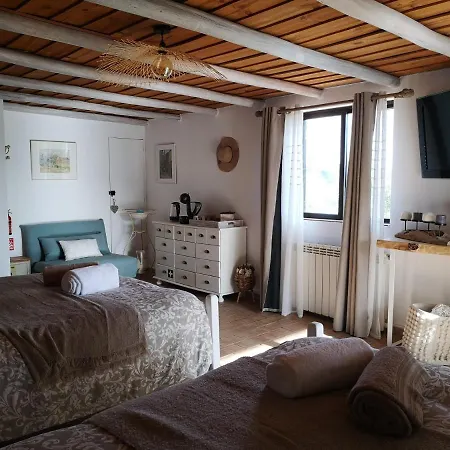 Quinta Da Familia Bed & Breakfast Loule