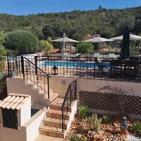 Quinta Da Familia Bed & Breakfast Loule